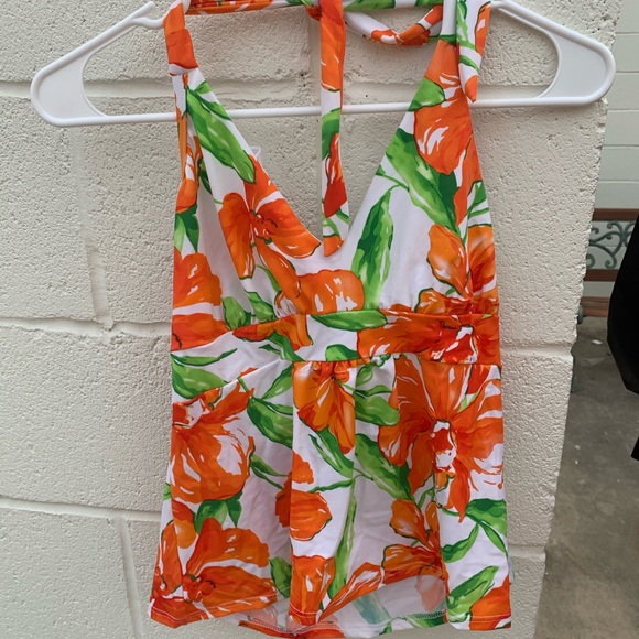 Halter Top - Picture 1 of 3